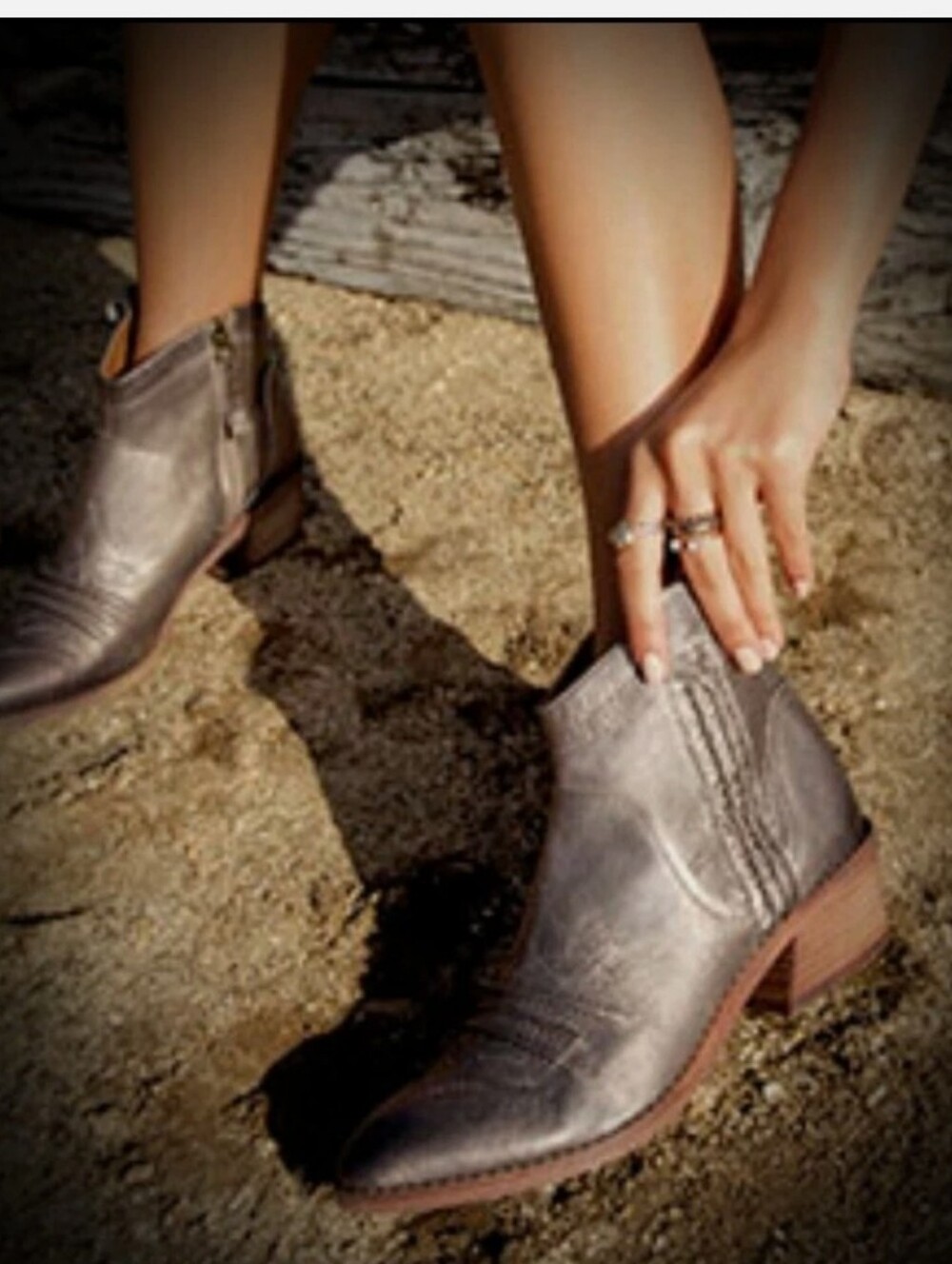 Zodiac Kelsey Women’s Leather Metallic Gray Stylish Western Style Ankle Boots